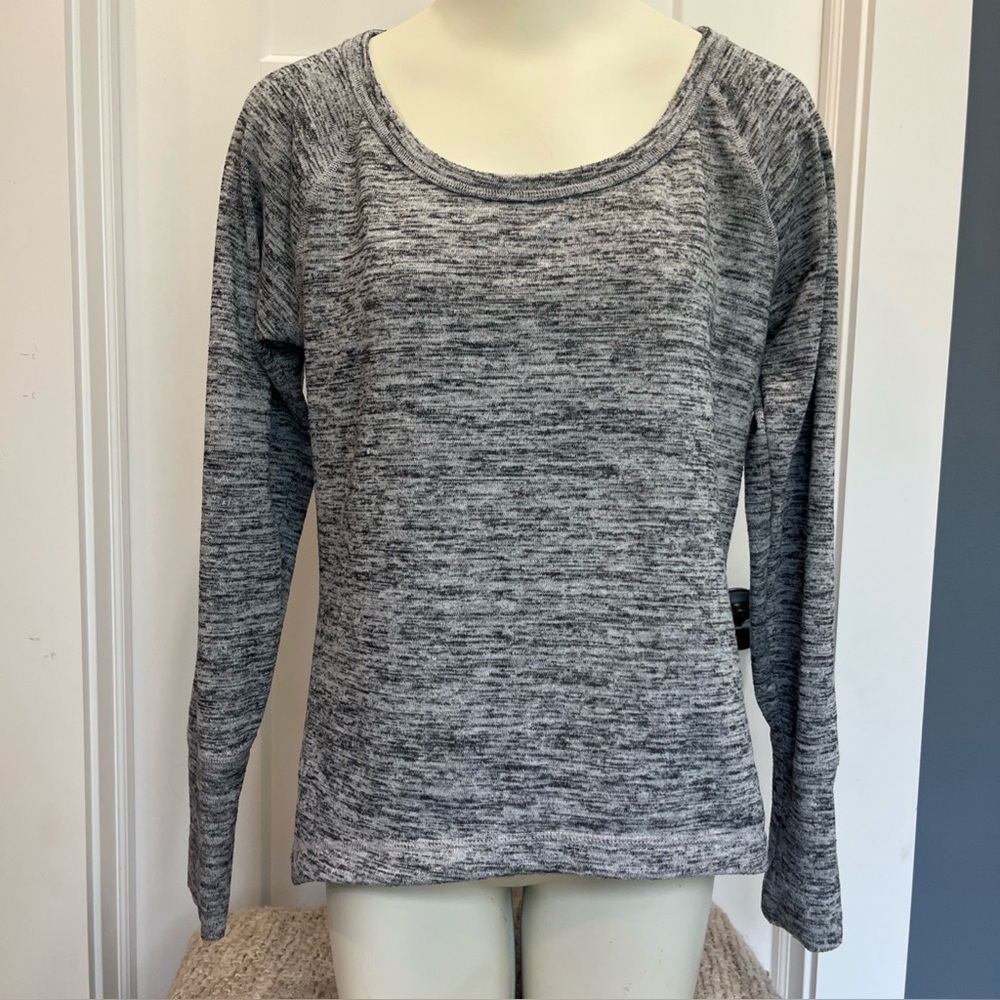 Athleta Women’s No Sweatin' It Sharkbite Long Sleeve Top Grey‎ Heather Size M